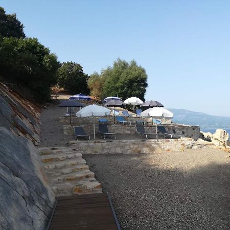 Aqua Terra Villa Szpárto Kültér fotó