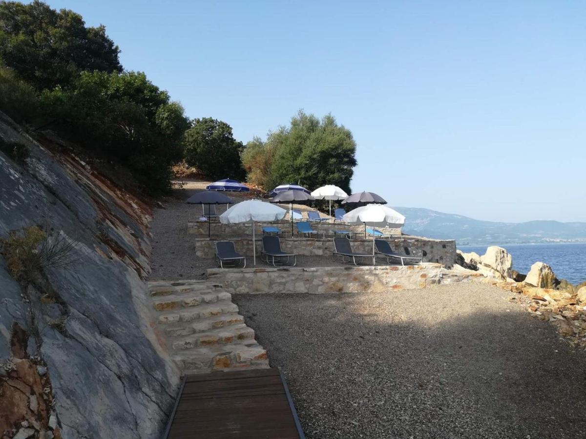 Aqua Terra Villa Szpárto Kültér fotó